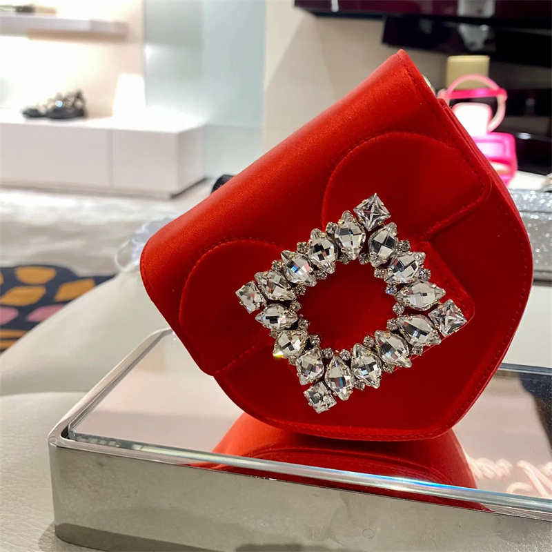 Rv2026 Spring/Summer New Women's Bag Mini Heart-Shaped Diamond-Studded Chain Crossbody Bag Peach Heart Shape Small Bag Princess