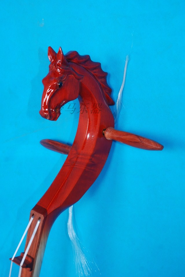 Popularization of Ma's harqin horse musical instrument to produce mattuccen in Inner Mongolia to popularize adult use of mattucen