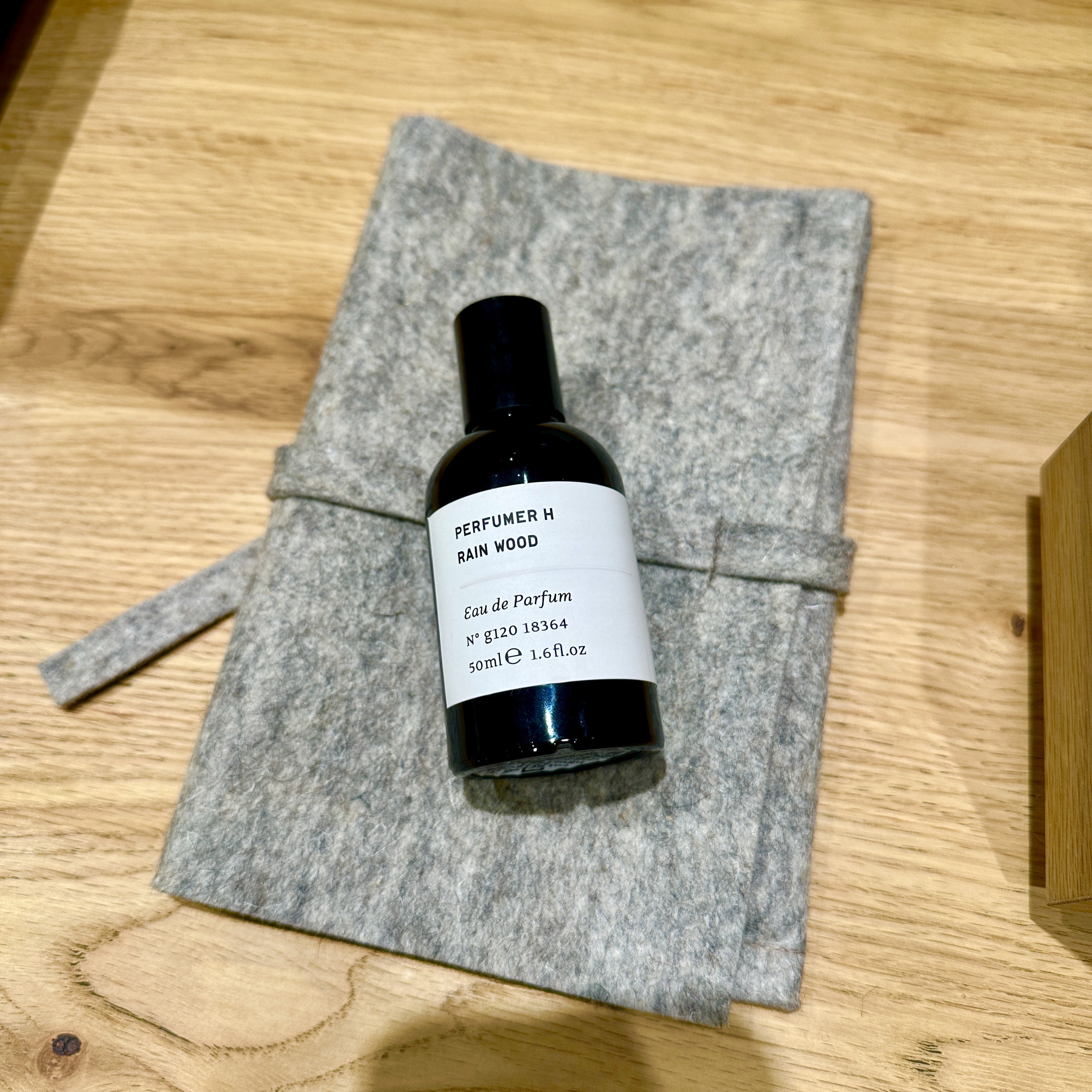 日本小众PERFUMER H香水50ml持久留香清新木质梵香INK Rain cloud评价