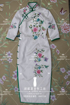 Spring and summer new retro Republic of China sleeve heavy silk satin heavy industry embroidery improved Chinese cheongsam fairy