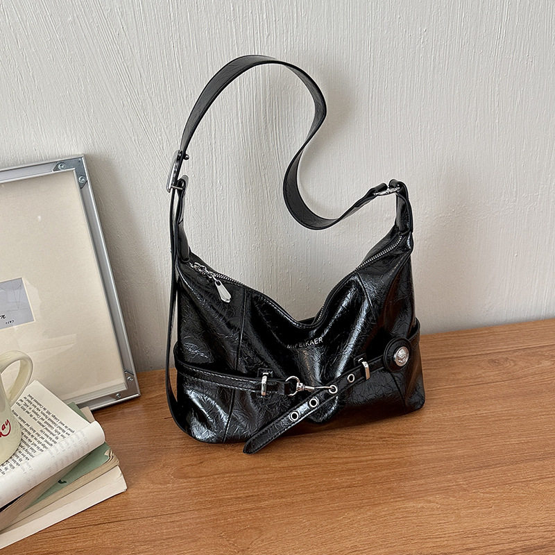 New casual Korean fashion shoulder bag, large capacity, stylish belt decorated crossbody bag, high-end all-match underarm bag