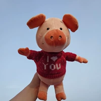 Красный свитер того же типа