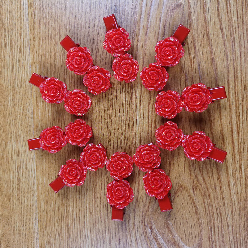 Southern Fujian wedding custom folk custom marriage married spring flower hairpin flower rose wedding red hairpin flower head flower festive flower