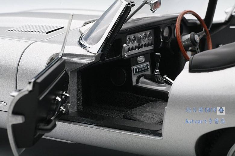 https://img.alicdn.com/imgextra/i4/570245842/TB2hcV_dNTI8KJjSspiXXbM4FXa_!!570245842.jpg 1:18車模 AUTOART 1/18 捷豹 JAGUAR E-TYPE I 3.8 敞篷合金汽車模型