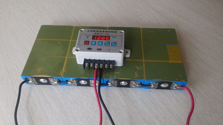 товар из китая 舒杨12/24v 蓄电池磷酸铁锂 防水太阳能控制器 带显示 可编辑 Shu Yang sydz