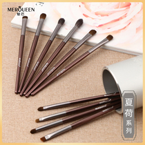 After the charm of 10 summer Lotus eye shadow brush set eye makeup brush animal hair eyeshadow sweep sickness brush small horse hair beginner