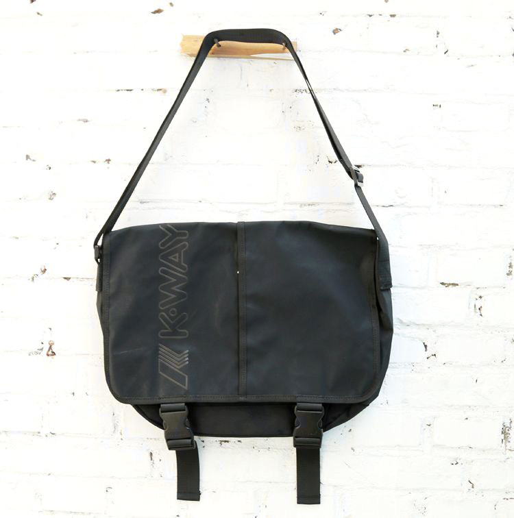 Very handsome men's cross-body bag Waterproof large shoulder bag Cool and large capacity Messenger bag suitable for tall people