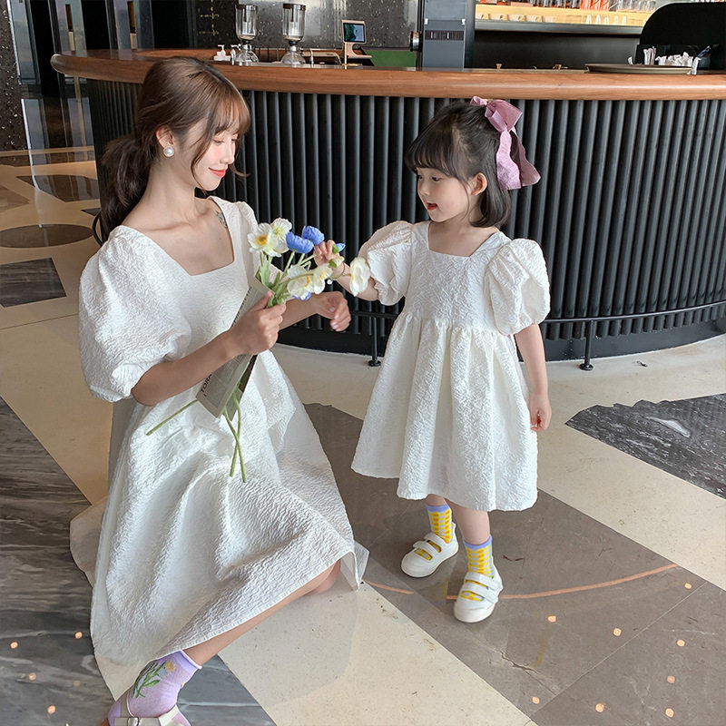 High-end pro-daughter dress Mother women's dress Summer style 2022 New wave Bubble Sleeves Foreign Pie Holiday Easy Princess Beach Dress