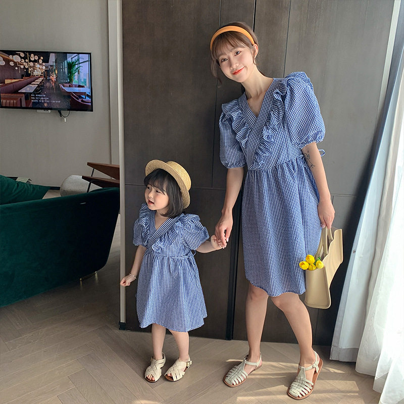 No different pro-submount Korean version 2022 summer dress plaid with a dress and a female dress summertime beach dresses