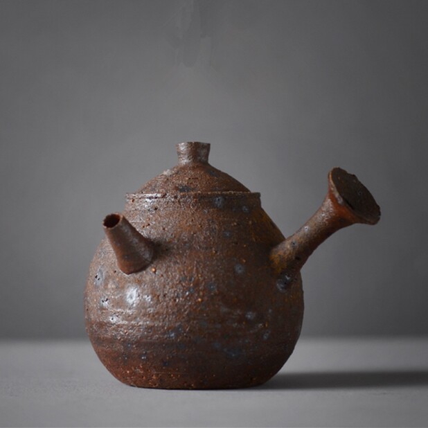 Ancient method of firewood-burning coarse pottery Japanese-style emergency beard pot short side put the antique side of the teapot old rock mud wash pot bubble teapot