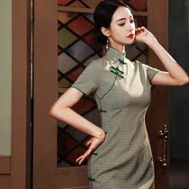 Plaid cheongsam dress 2021 new female young retro everyday girl Chinese style dress modified version short section