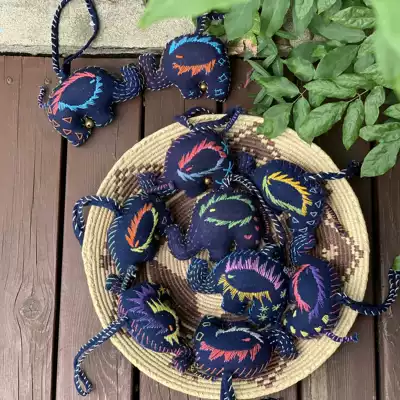 Special-Thai handmade Thorn embroidered elephant pendant