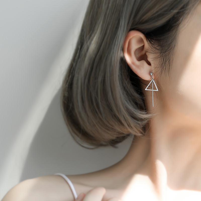 925 Pure Silver Earrings Woman Summer Temperament South Korea Long Version Small Earbuke 100 hitch Frosty Wind Asymmetrical Ear Accessories