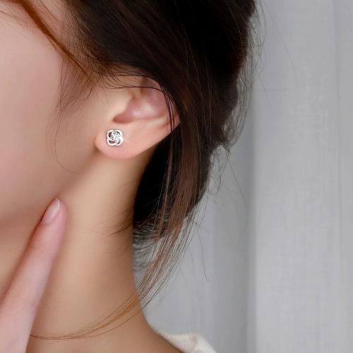 Небольшие серьги, серебро 925 пробы, 2025 года, изысканный стиль, четырехлистный клевер