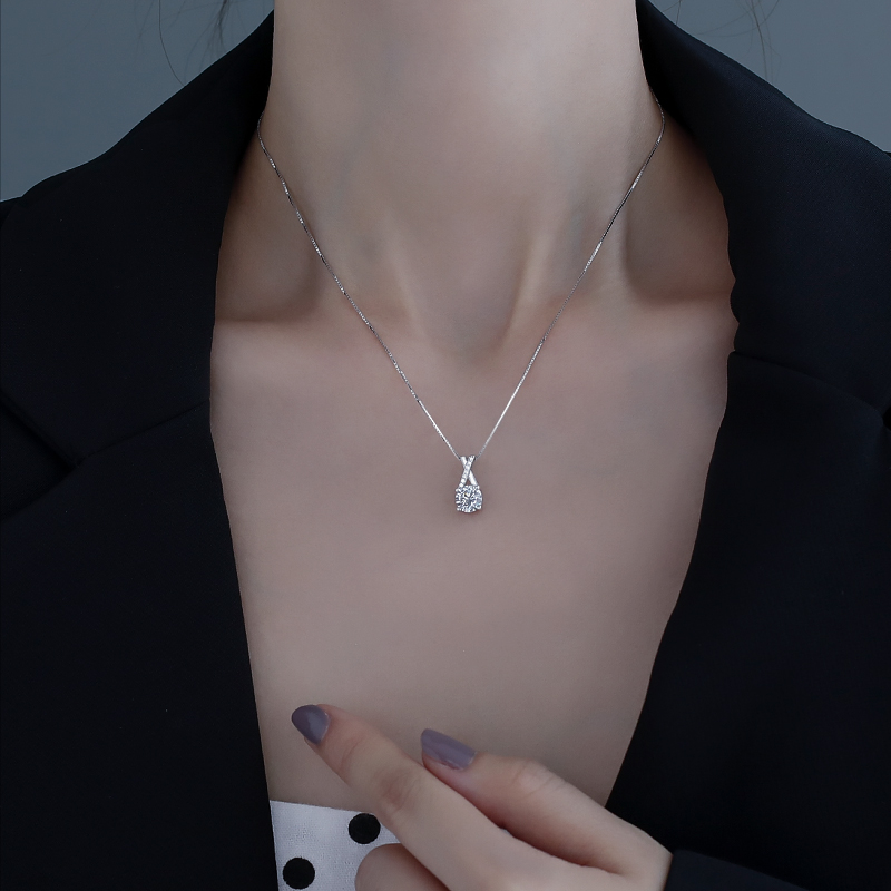 925 sterling silver imitation diamond necklace women's 2022 new clavicle chain niche high-end light luxury sweater sweater chain