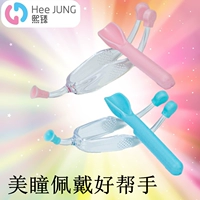 Красивые ученики, носящие артефакты, линзы, линзы, зажим для всасывания