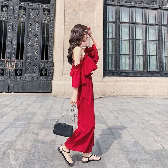 2024 new one-shoulder suit for women summer high-waisted slimming Korean style nine-point wide-leg pants off-shoulder vacation style two-piece set