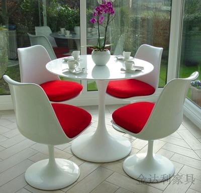 FRP Eero Saarinen Tulip Chair, đồ nội thất thiết kế nổi tiếng