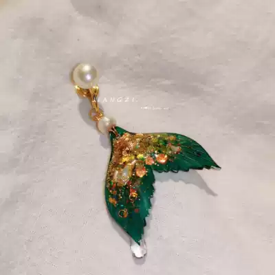 JZ STU * premium * niche retro Green Man fish tail plated 18K gold freshwater pearl mosquito coil ear clip