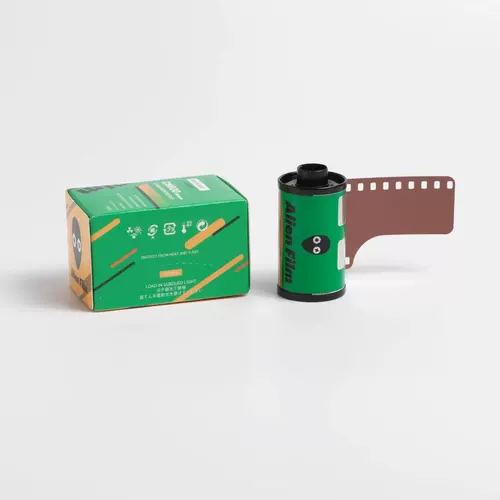 Плёнка Alien CN800promax C41 цветная негативная, 135, чувствительность 800, 36 снимков, срок действия до 2027.07.