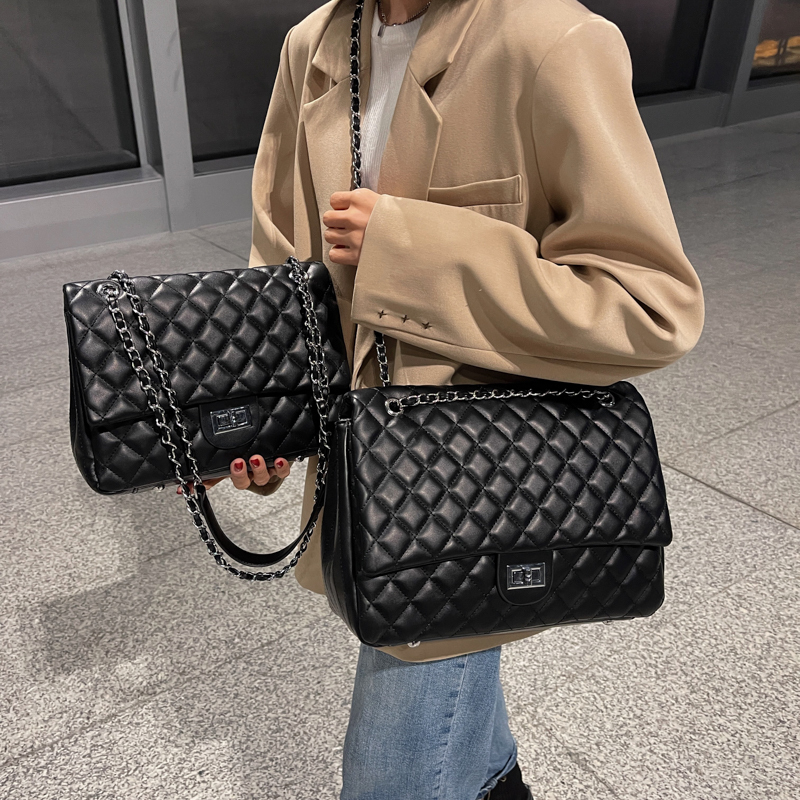High-End Large-Capacity Chanel-Style Shoulder Bag for Women, 2026 New Spring-Summer Fashion Versatile Chain Crossbody Large Bag