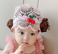 Розовые волосы с вишневой моделью