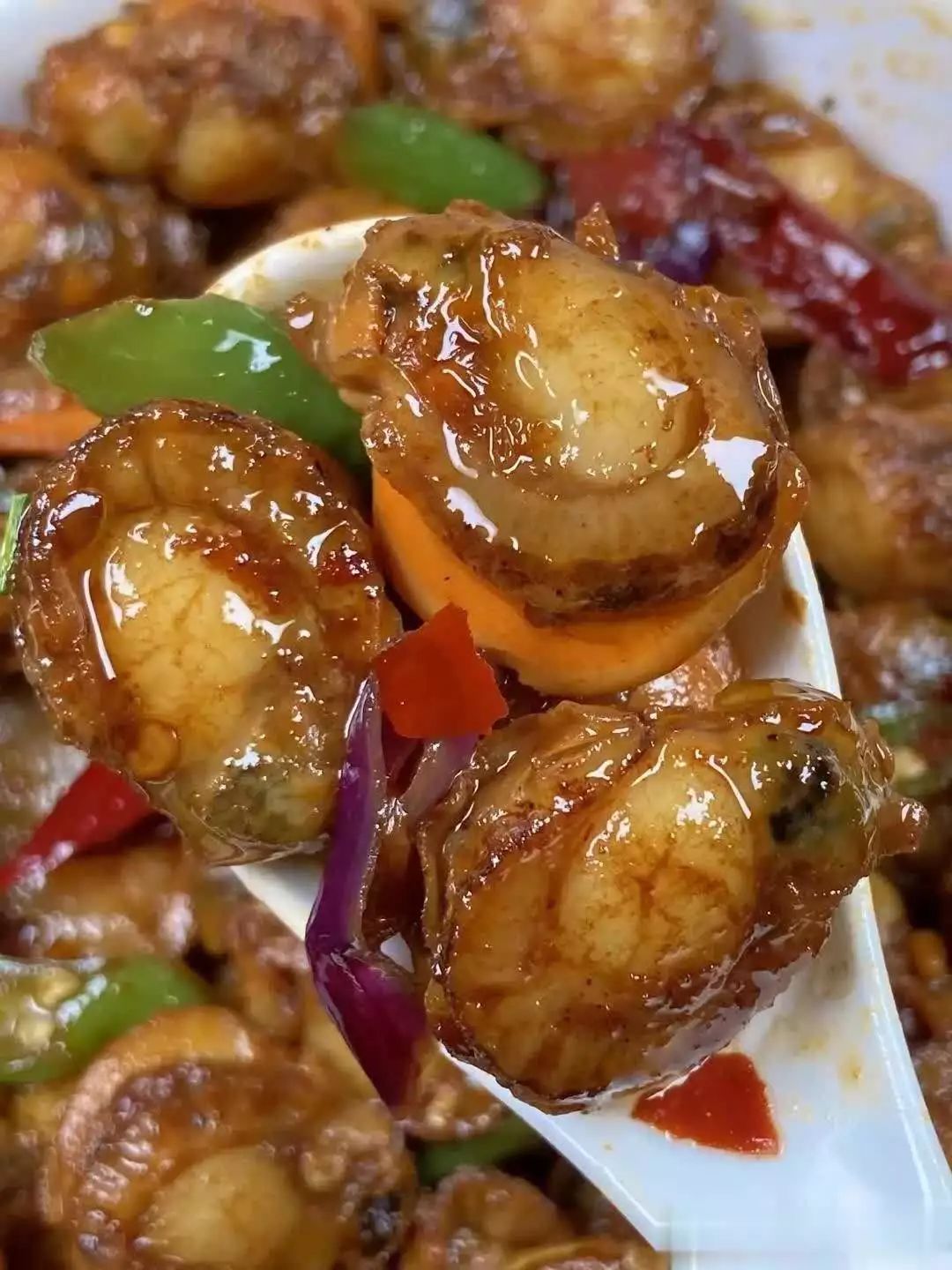 白葡萄酒烩蒜香扇贝肉