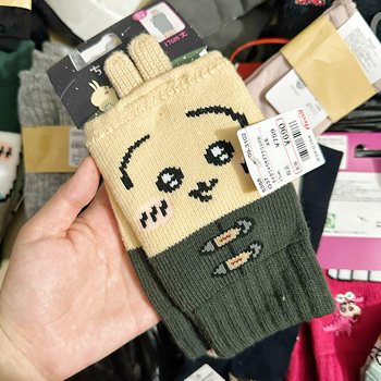 Japanese single warm thickened cartoon gloves and socks jiikawa cat sleeves are very good-looking, good material, low quantity, ready stock