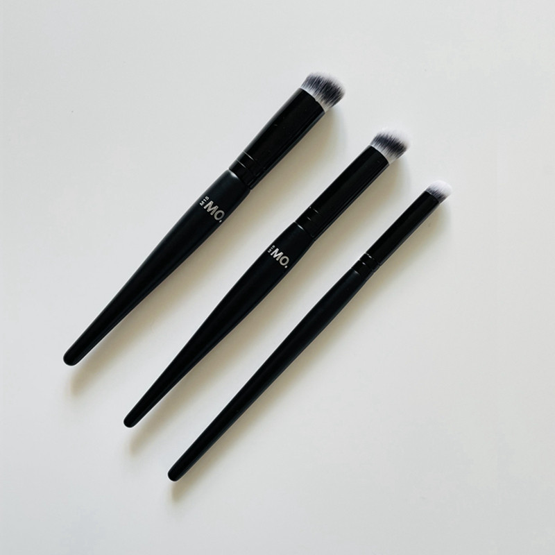 Star pocket round beveled head concealer brush without marks oblique flat head finger belly brush brush under the eye tear trough small MO ink M19M73