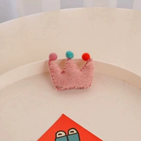 Розовая брошь