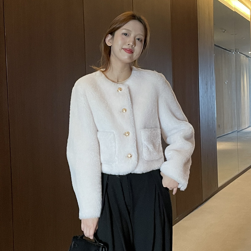 Fur women's short section 2022 autumn and winter new lamb wool coat sheep shearling fur coat fashion young style