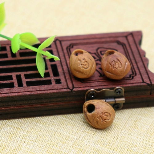 Истинный персиковый кошелька шелуха орла младенец дикий персик пересекает ядерный одиночный драконский дракон