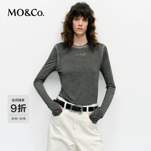 Футболка с длинными рукавами MOCO, новинка весны 2025, новое поступление, выстиранный и выцветший хлопок Tencel без пальцев, круглый вырез, правое плечо MBE1TEE027