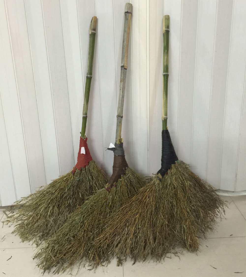 Bamboo sweep to sweep the sanitation workers sweeping the road bamboo broom big broom sweeping yard sweeping factory big bamboo sweep