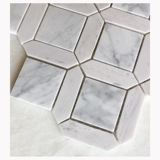 Белый каменный мозаичный парке