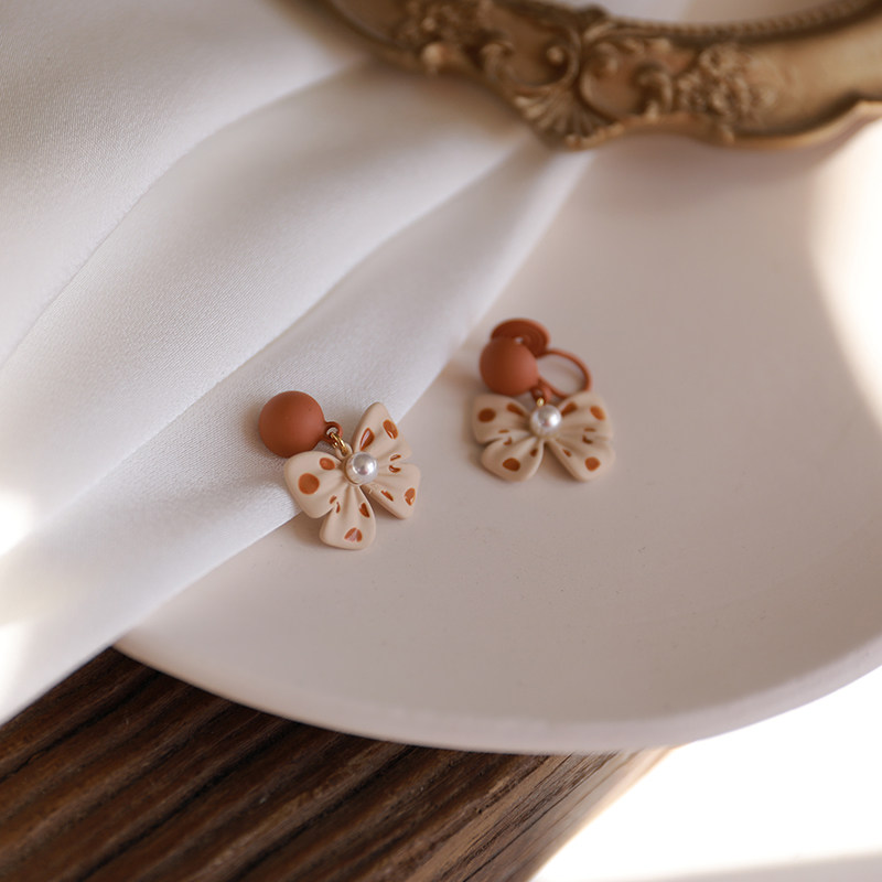 Summer New Butterfly Knots Mosquito-Repellent Coil Ear Clip Without Earrings Earrings Clip Woman Earpin Advanced Sensational Ear Pendant Method