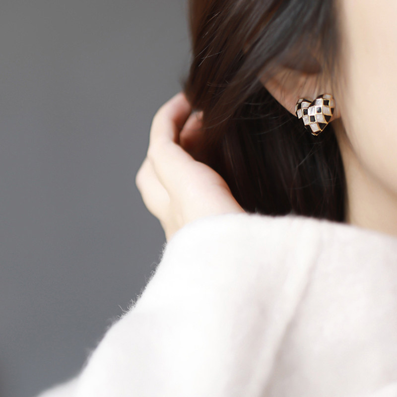 Enamel Chessboard Lattice Mosquito Incense Tray Ear Clip with Ear Pin without ear Ear Accessories Superior Earrings Plaid Spring Summer New