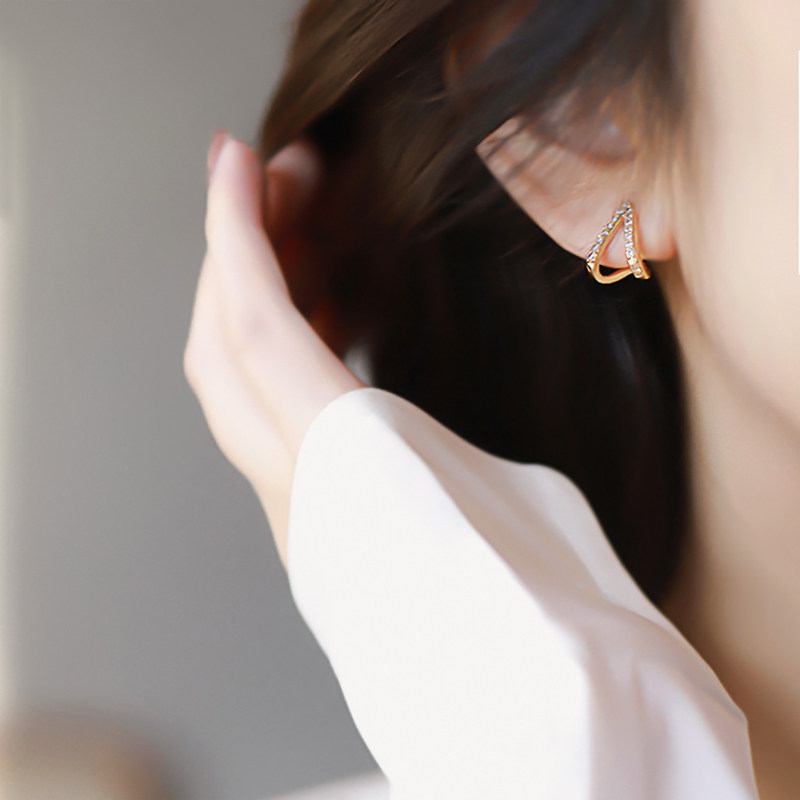 High level Sensation Mosquito Coil Ear Clip small ear pin No ear Ear Accessories Small Crowddesign Feel Golden Clip Earrings Woman