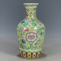 Antiques antiques old goods old goods ancient porcelain miscellaneous Qianlong year enamel green glaze pastel entangled flower vase