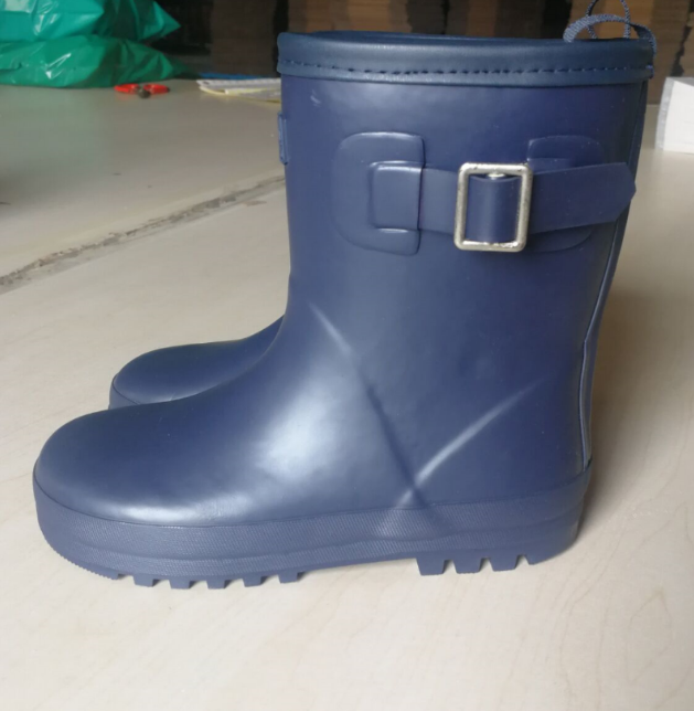 Резиновые сапоги 日本订单余单小大童橡胶防水雨鞋纯棉布内里薄款瑕疵随机放心拍 OTHER