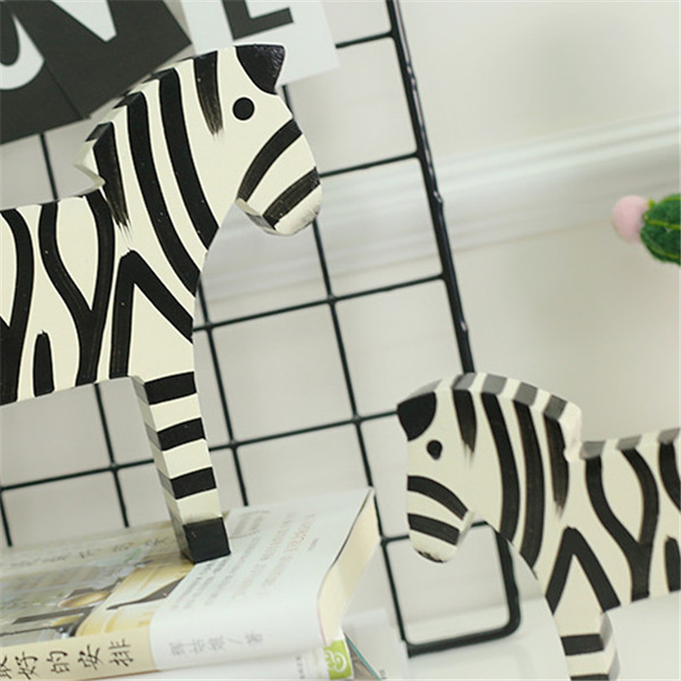 OknanaHome Bắc Âu đen và trắng ngựa vằn chạm khắc máy tính để bàn nhỏ đồ trang trí bằng gỗ nghiên cứu trang trí đạo cụ hình ảnh các đồ trang trí nhà bếp
