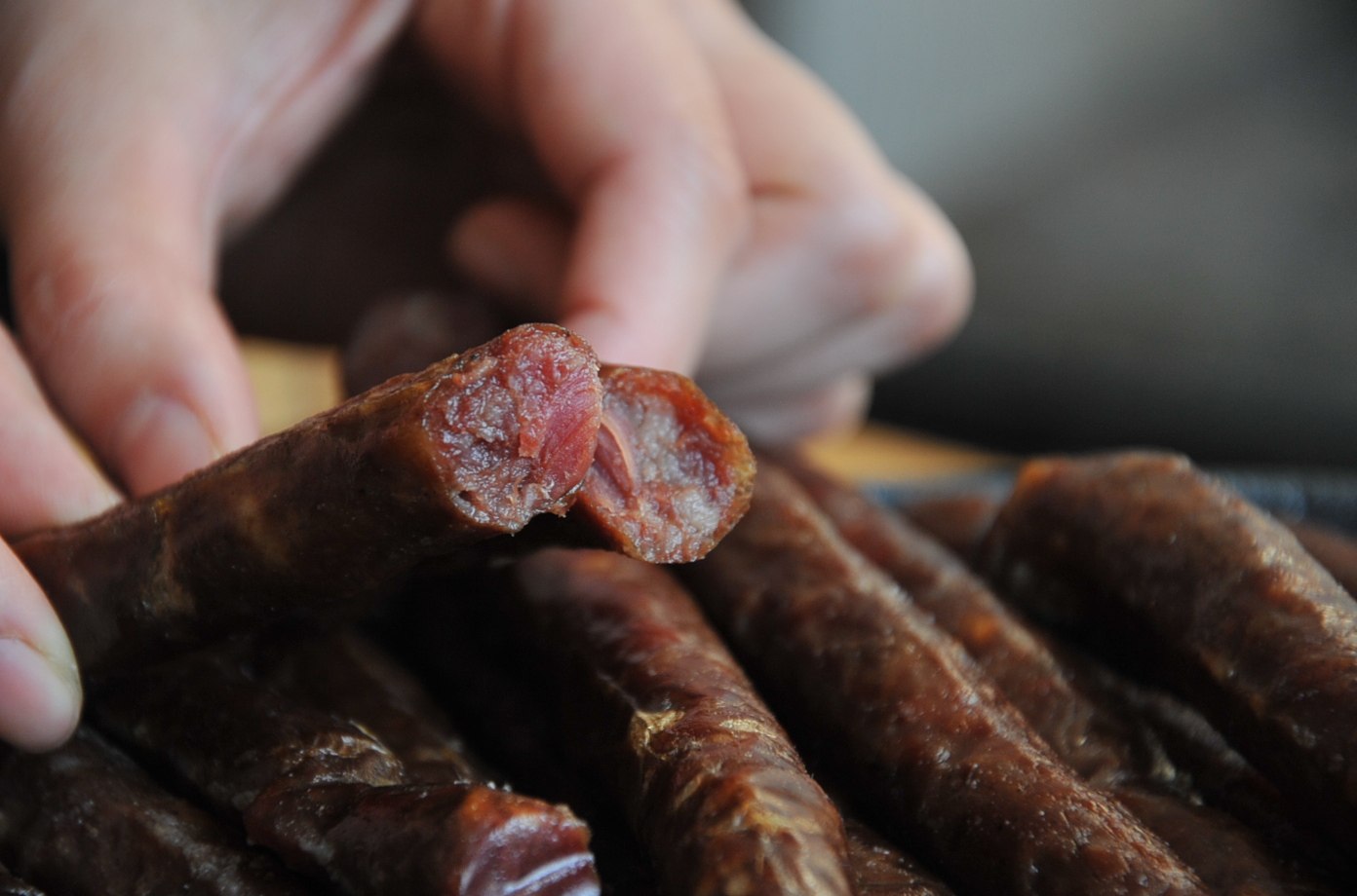 Langbei Le Lunbeier Air Dried Beef Sausage (250g Pack)