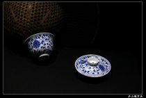 New batch of best-selling semi-handmade know-to-see bottom blue and white twined lotus cover bowl Jingdezhen tea set Wang Guilan painting