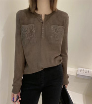 European station 2022 autumn and winter new fashion half-open collar wool bottoming shirt womens lace pocket Ken strip slimming top