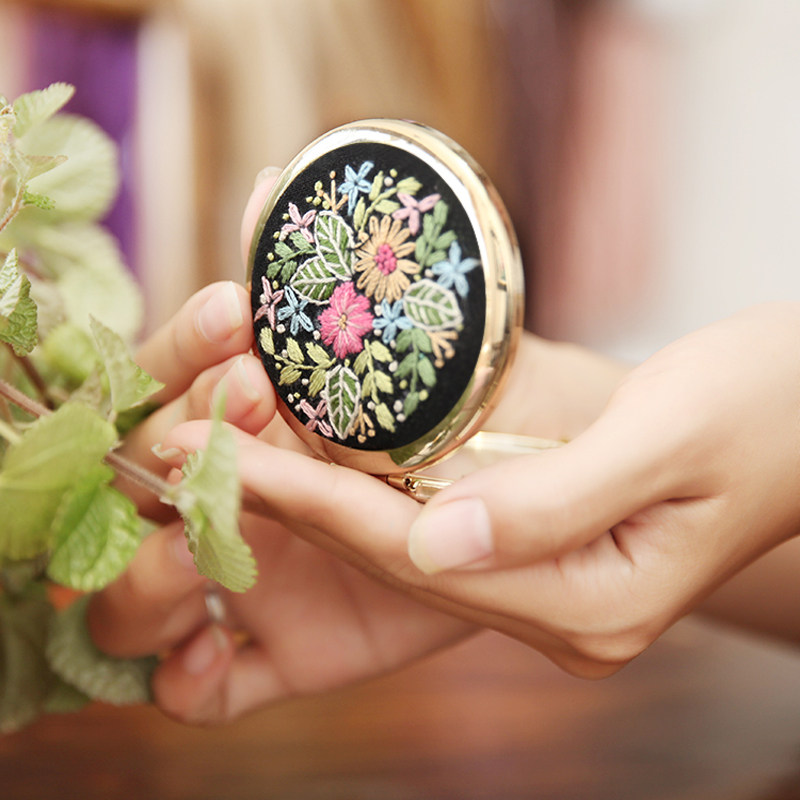 DIY Embroidered Material Bag Makeup Mirror Mouth Gold Carry-on portable folding mirror handmade net red creativity to send bestie