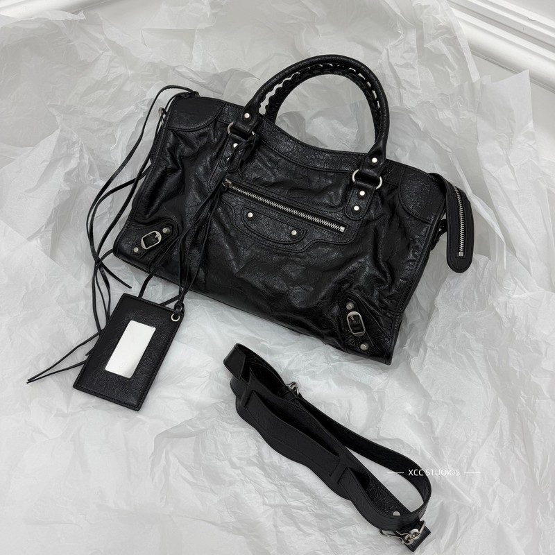 Correct Version/Ceiling】The Most Iconic Le City Motorcycle Bag That Every Blogger Has