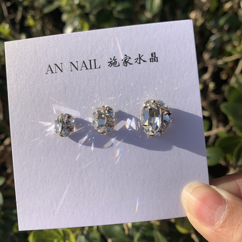 (Huazi) Swarovski Manicure Small Size, Large Size 4120 White Big Pigeon Egg Diamond Ball 4128 Medium Diamond Ball (Huazi) Swarovski Manicure Small Size, Large Size 4120 White Big Pigeon Egg Diamond Ball 4128 Medium Diamond Ball