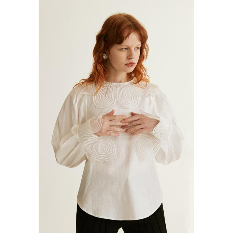 Mane Atelier Original Design Silhouette-Shaped Puff-Sleeved White Lace Shirt with a Sense of Design for Women, Niche Spring and Summer