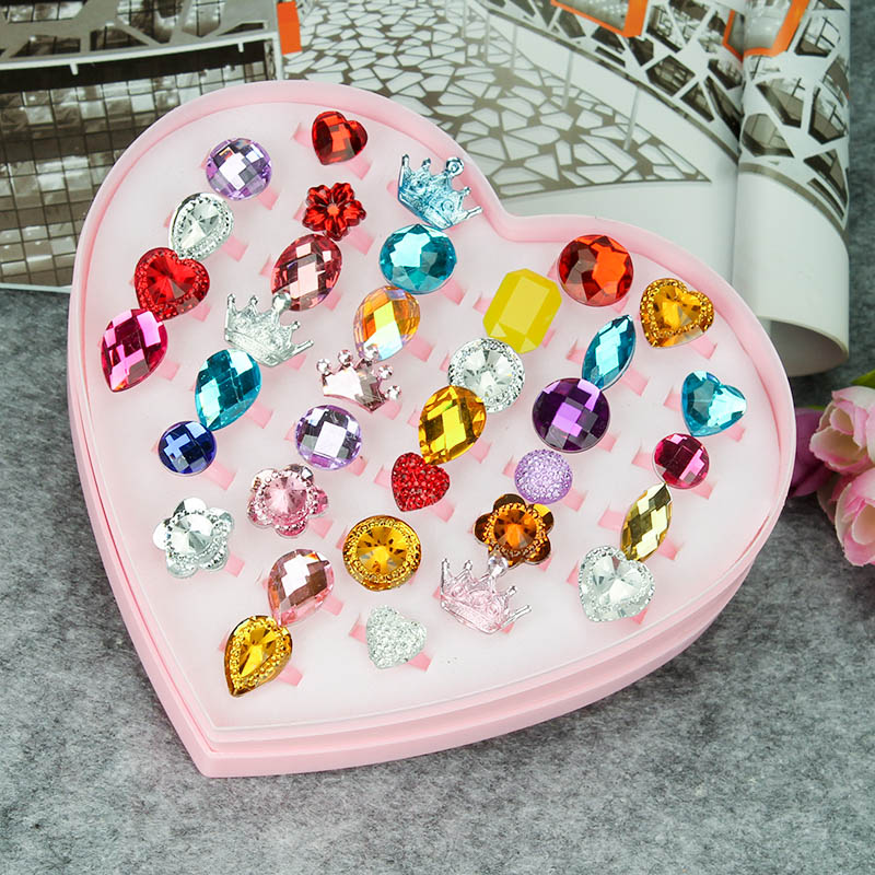 кольцо детское с камнем. красивая бижутерия для детей. детские кольца. детские кольца с камнями. детское кольцо пластмассовое.