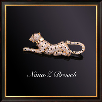 Heavy work gilded animal leopard mens breasts plethora brooch suit accessories nanaz brooch European and American classics